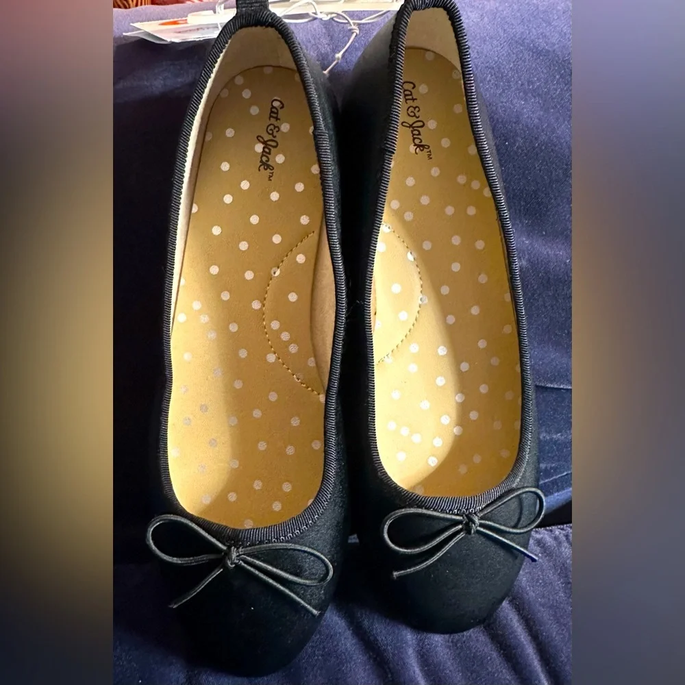 Cat & Jack black slippers (girls) Size 3 NWT